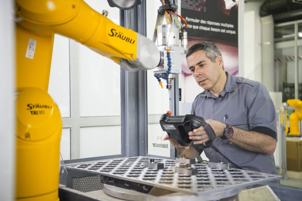 Stäubli TX2 industrial robot integrated by Comtec Australia