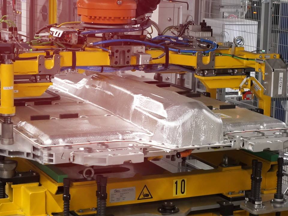 Robot picking a large component located by a VISOR Robotic vision sensor