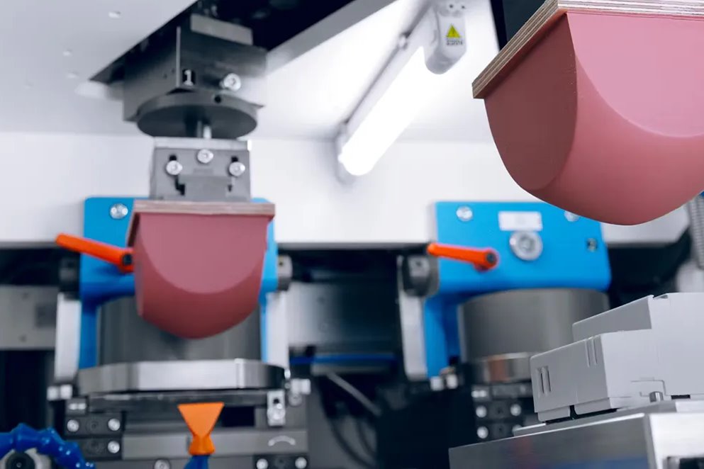 Tampoprint pad printing machine with silicone printing pads